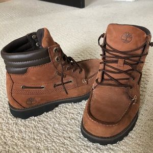Timberland boys laced boots size 5